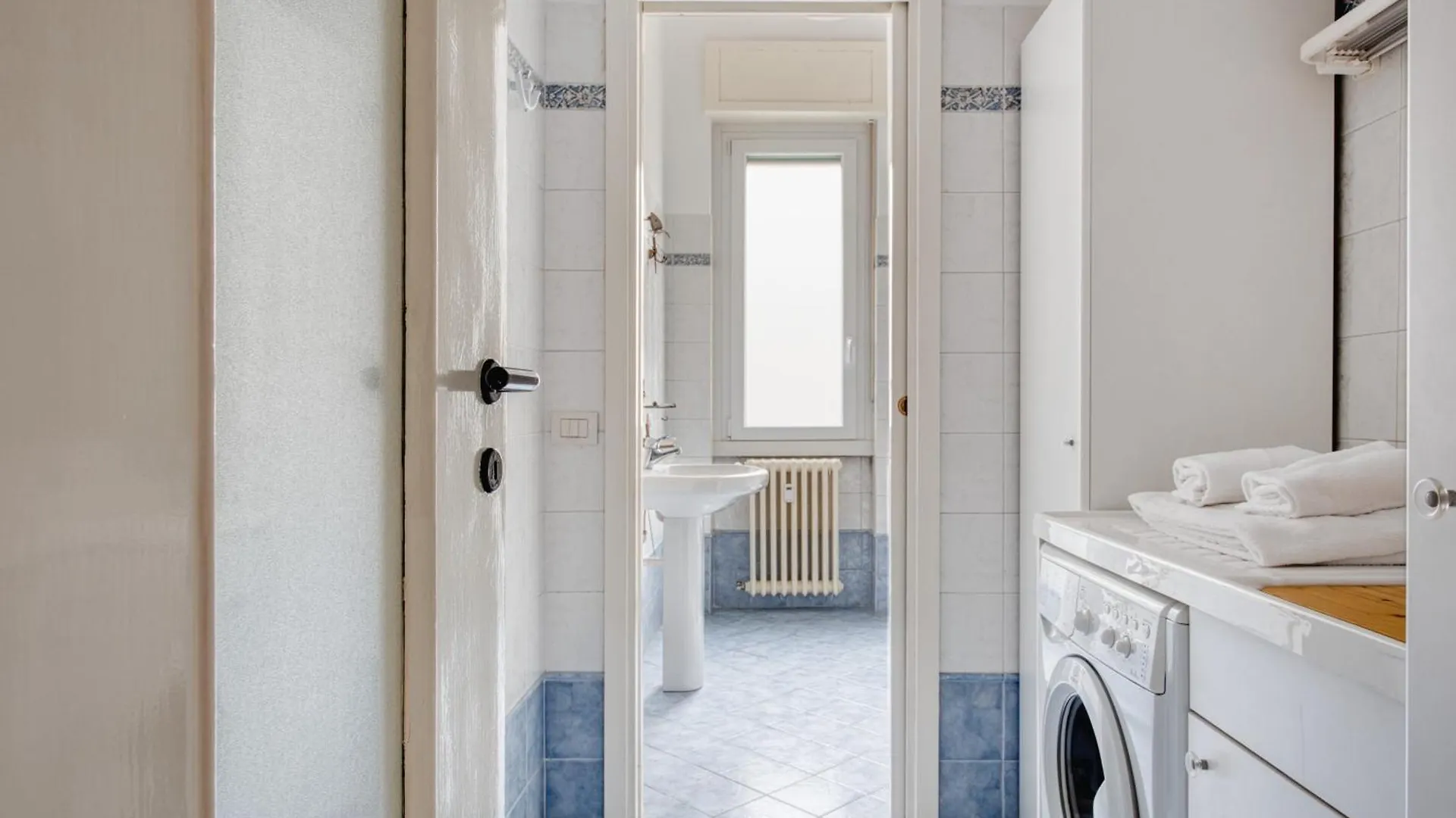 Stylish 2Br In City Center Milão 0*,
